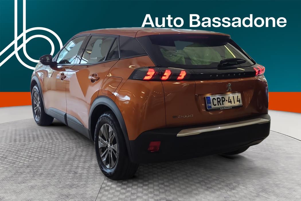 PEUGEOT e-2008 2023
