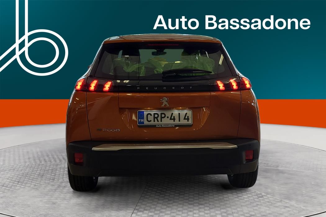 PEUGEOT e-2008 2023