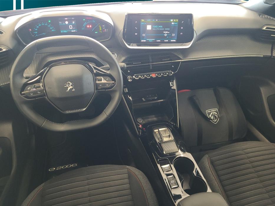 PEUGEOT e-2008 2023