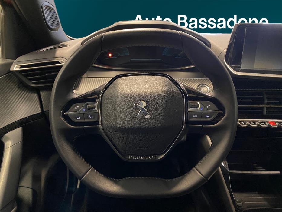 Peugeot e-2008 2023