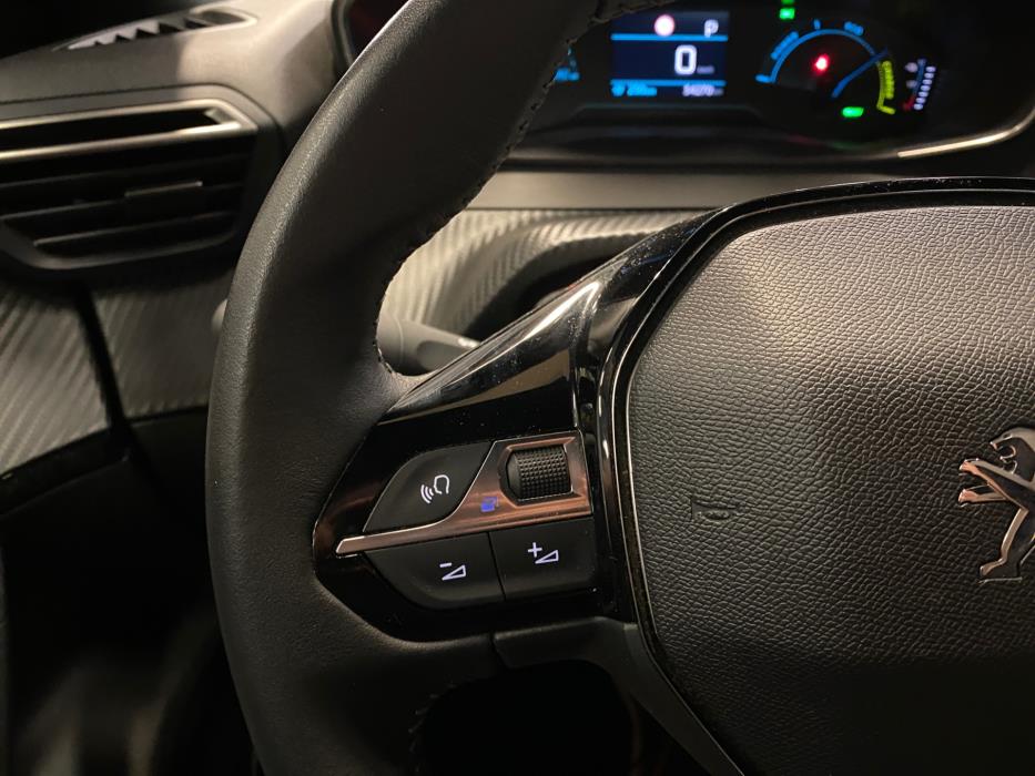 Peugeot e-2008 2023
