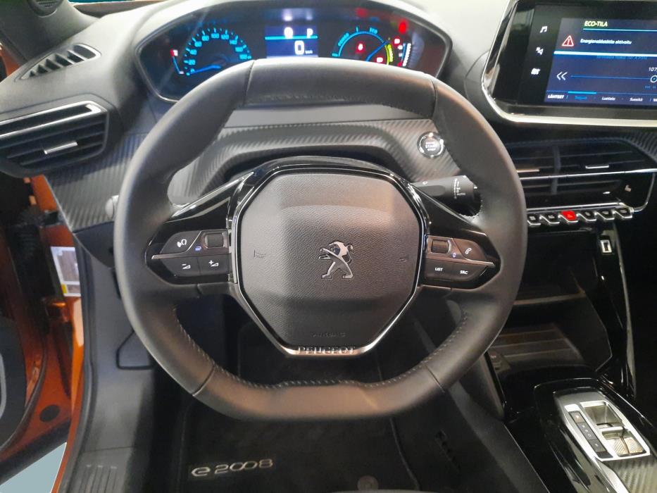 PEUGEOT e-2008 2023