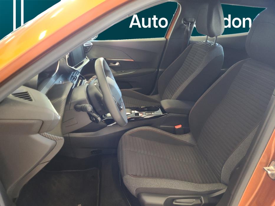 PEUGEOT e-2008 2023
