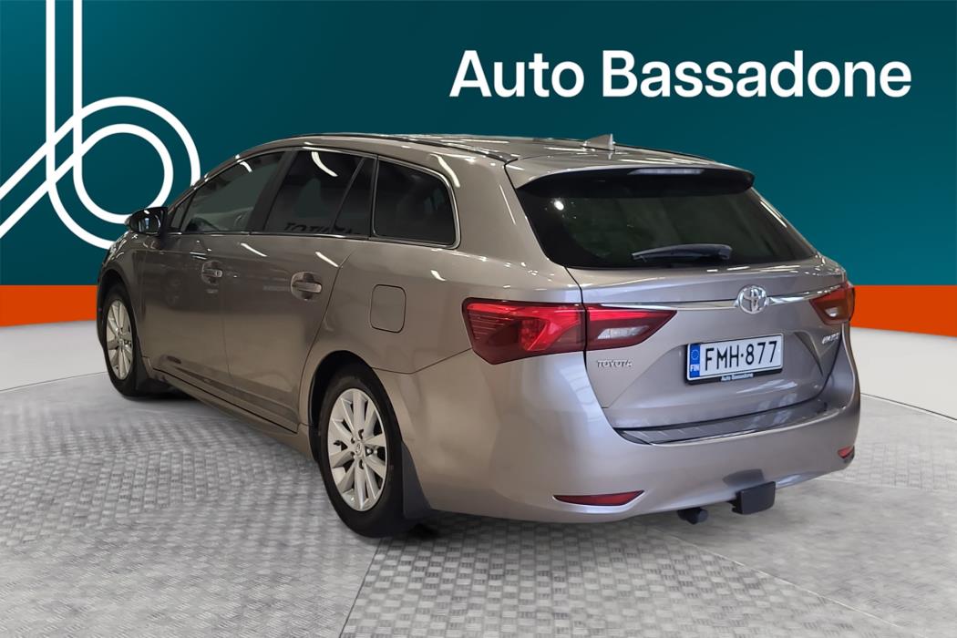 TOYOTA Avensis 2016