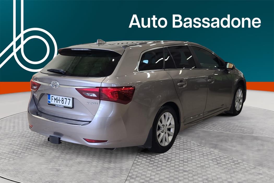 TOYOTA Avensis 2016