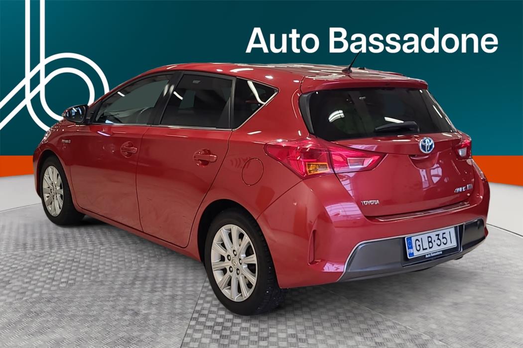 TOYOTA Auris 2014
