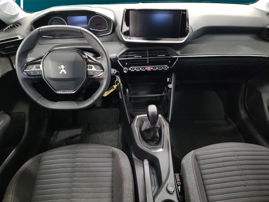 PEUGEOT 208 2021