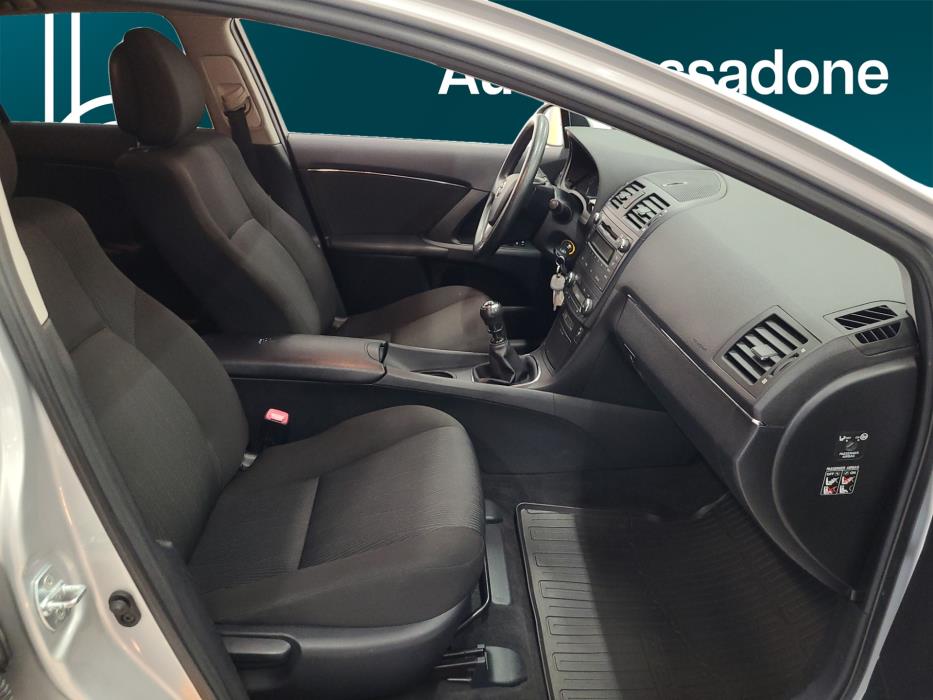 TOYOTA Avensis 2009