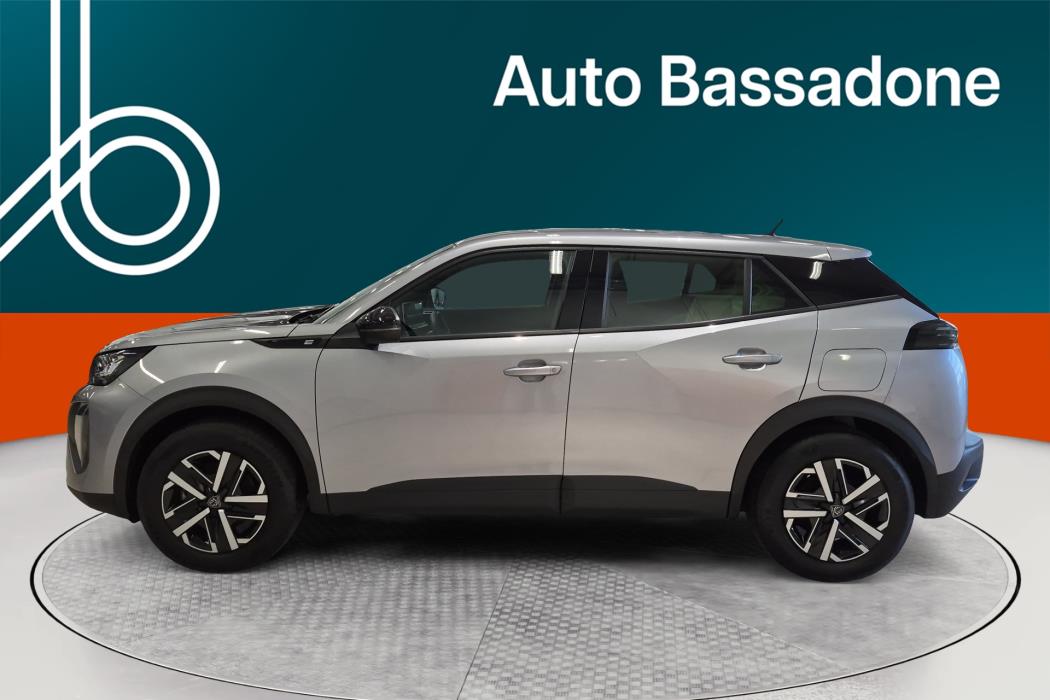 PEUGEOT e-2008 2023