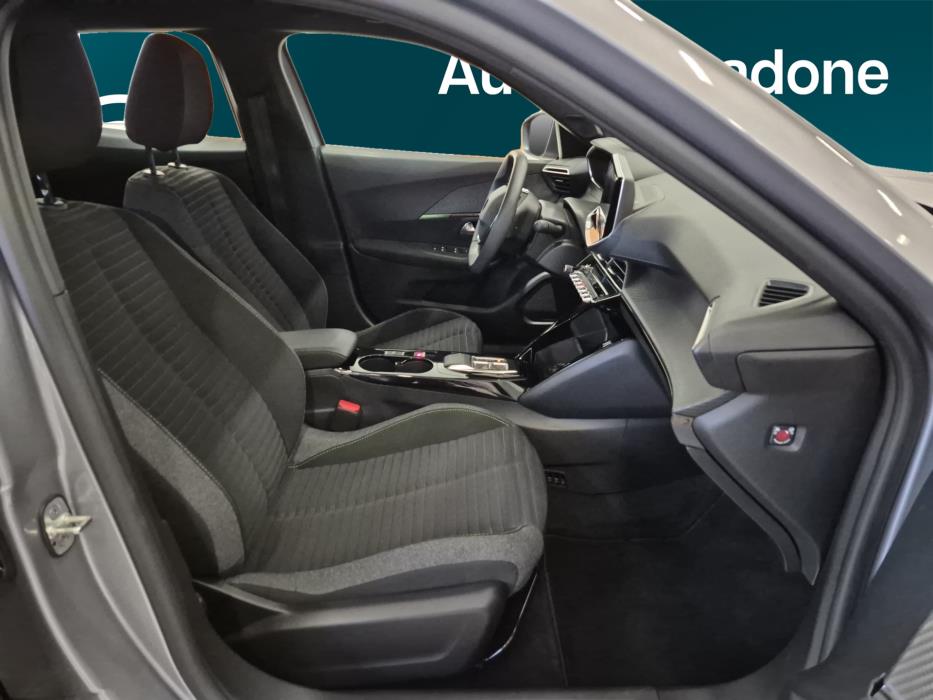 PEUGEOT e-2008 2023
