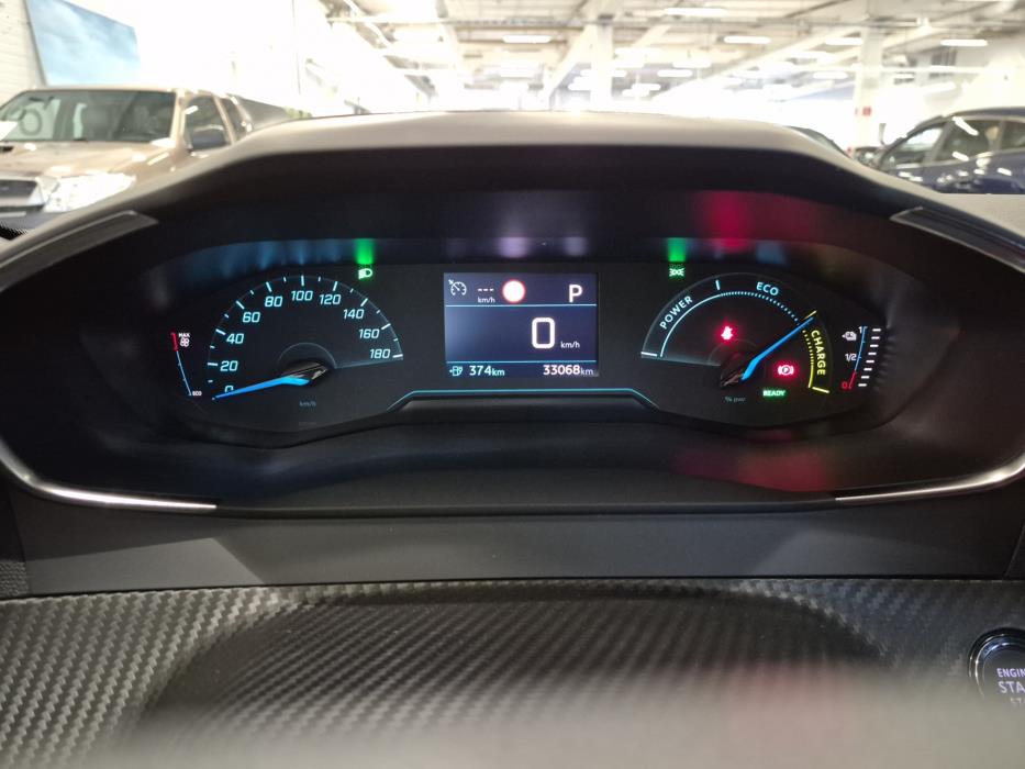 PEUGEOT e-2008 2023
