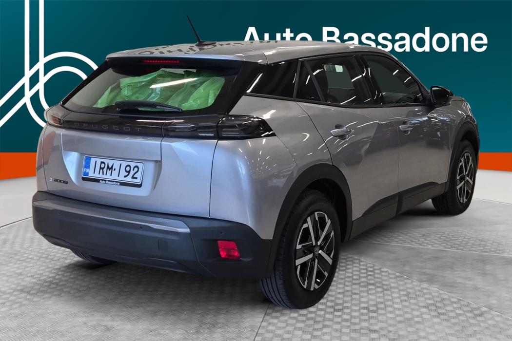 PEUGEOT e-2008 2023