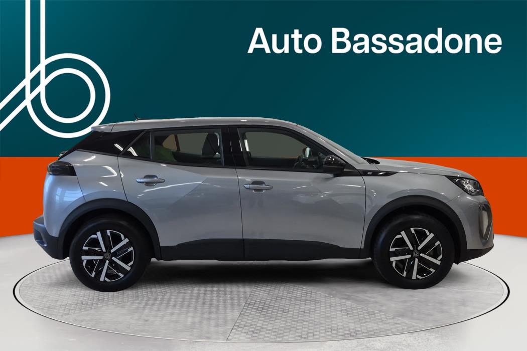 PEUGEOT e-2008 2023