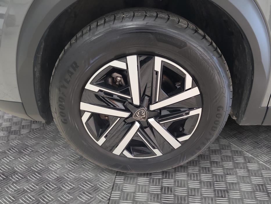PEUGEOT e-2008 2023