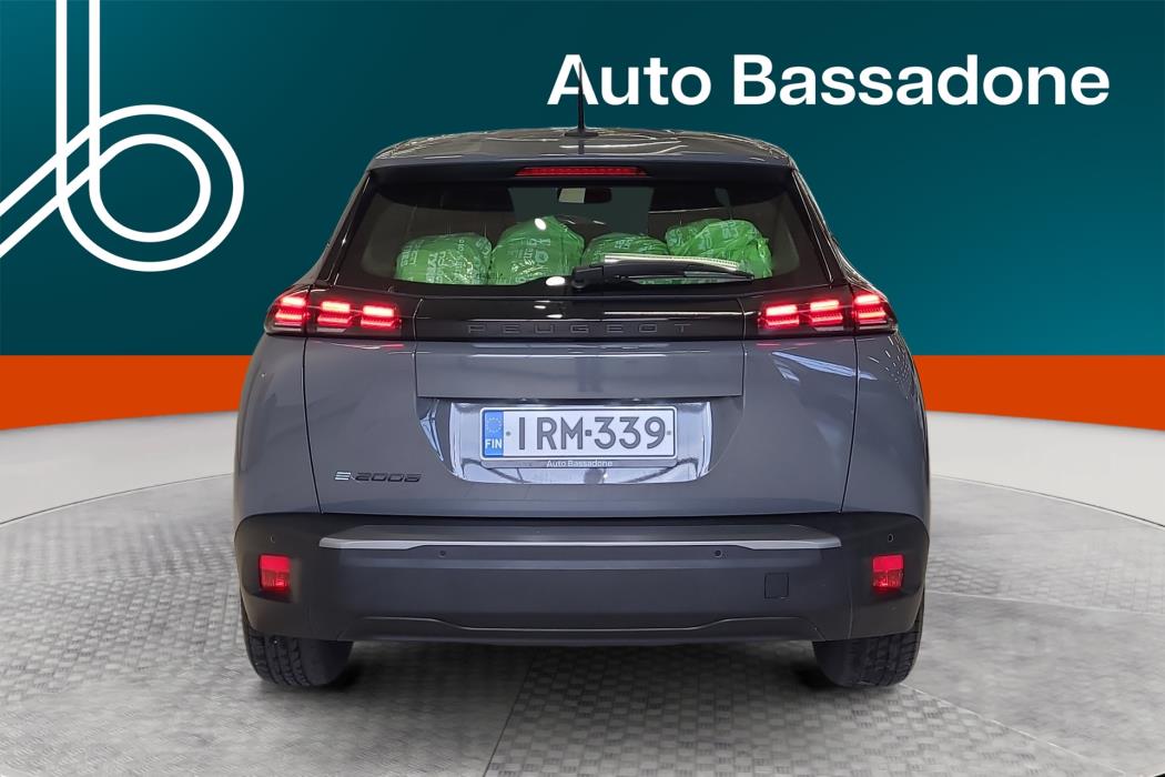 PEUGEOT e-2008 2023