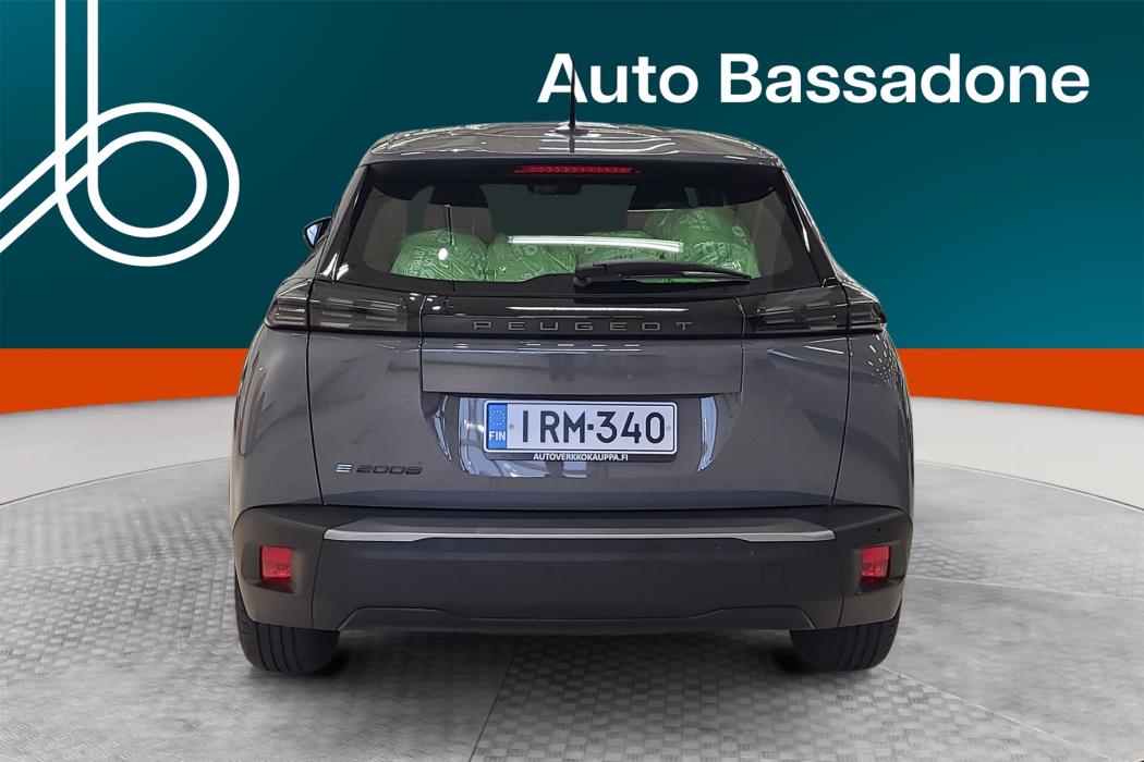 PEUGEOT e-2008 2023