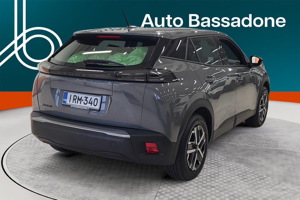 PEUGEOT e-2008 2023
