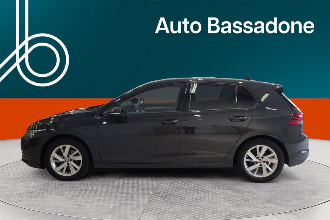 VOLKSWAGEN GOLF 2023