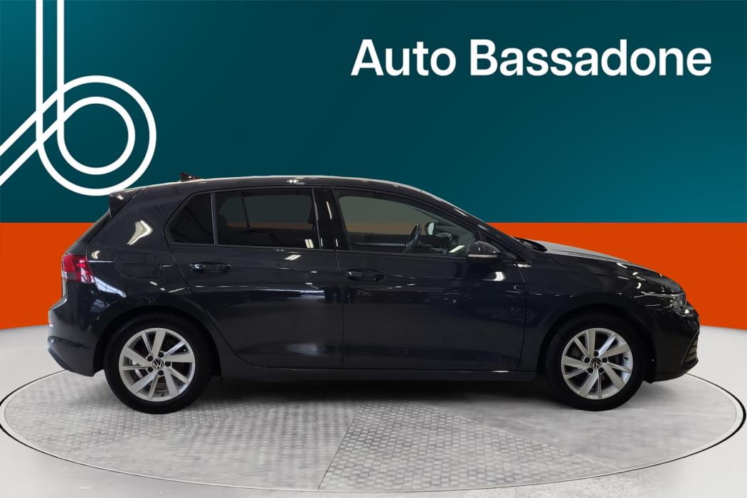 VOLKSWAGEN GOLF 2023