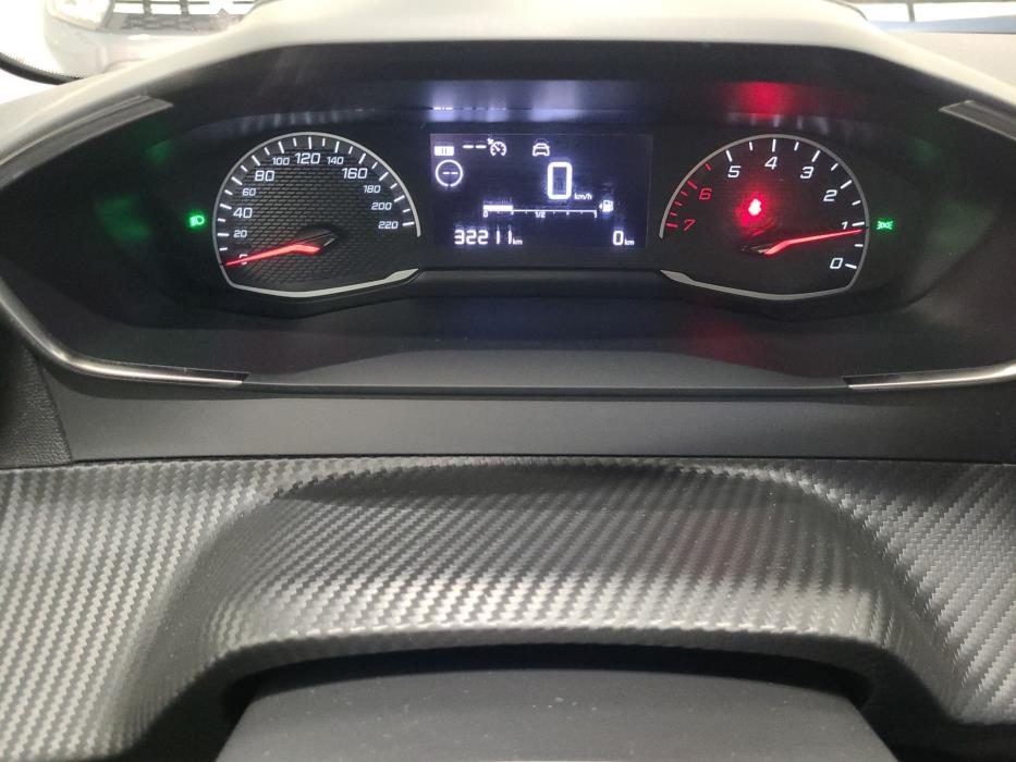 PEUGEOT 208 2022