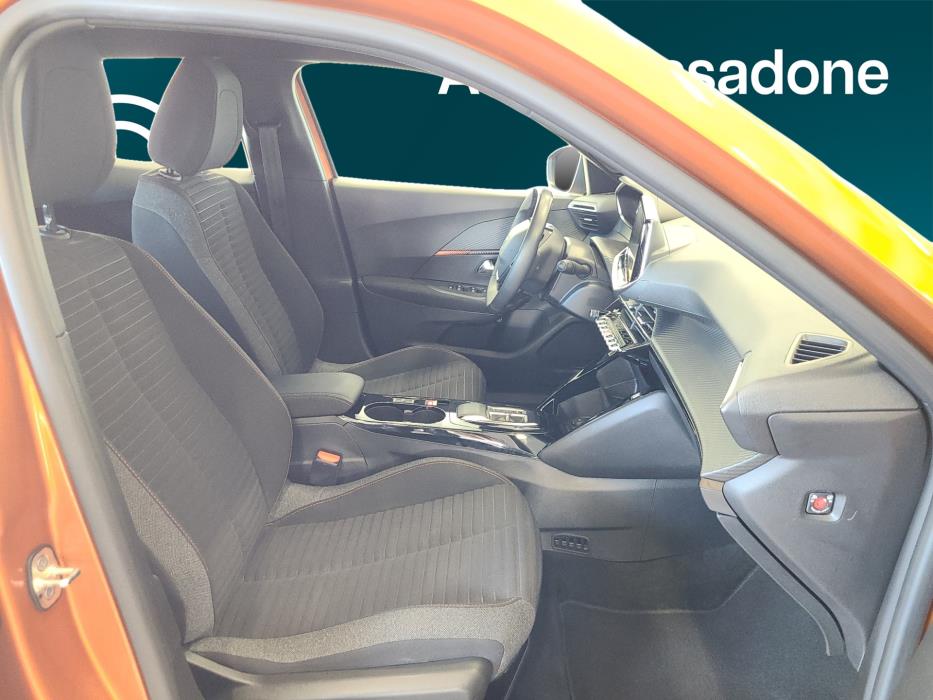 PEUGEOT e-2008 2023