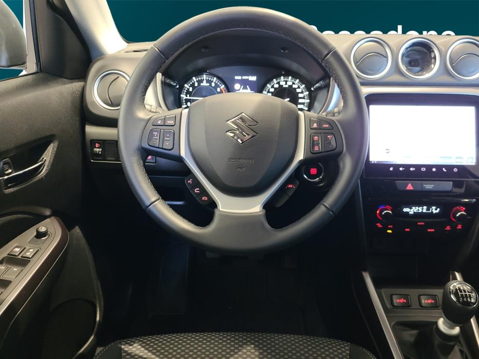 SUZUKI Vitara 2025