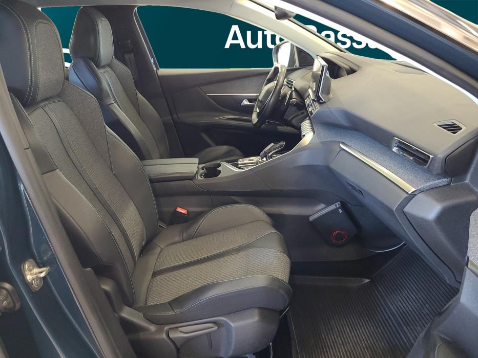 PEUGEOT 3008 2021