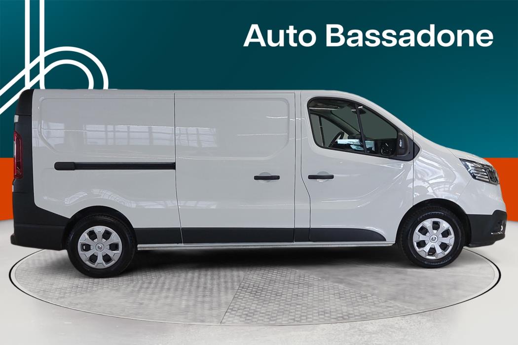 RENAULT Trafic 2023