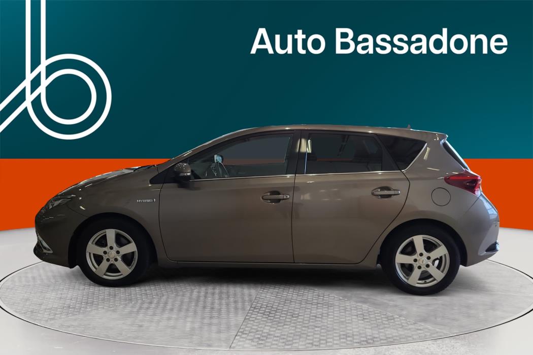 TOYOTA Auris 2016