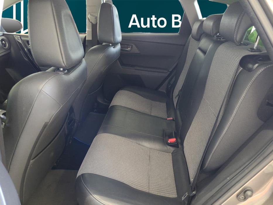 TOYOTA Auris 2016