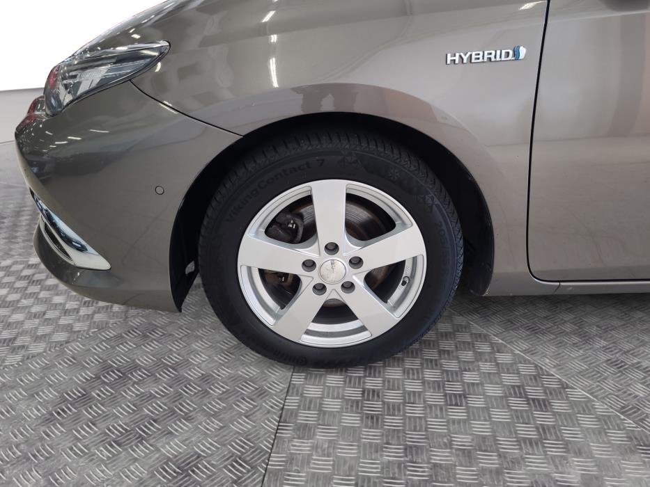 TOYOTA Auris 2016