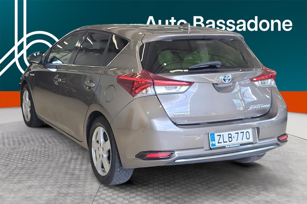 TOYOTA Auris 2016