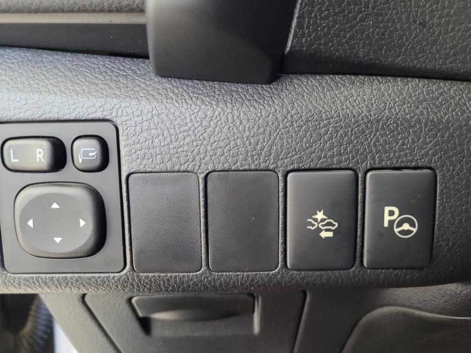 TOYOTA Auris 2016