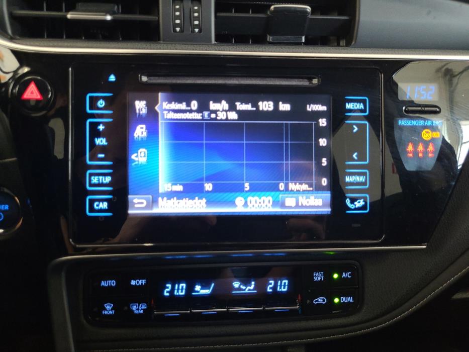 TOYOTA Auris 2016