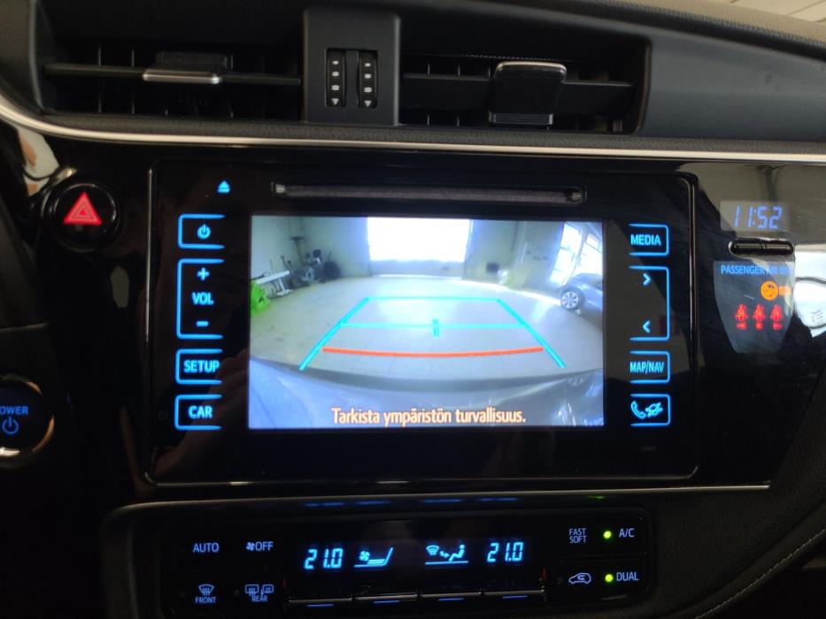 TOYOTA Auris 2016
