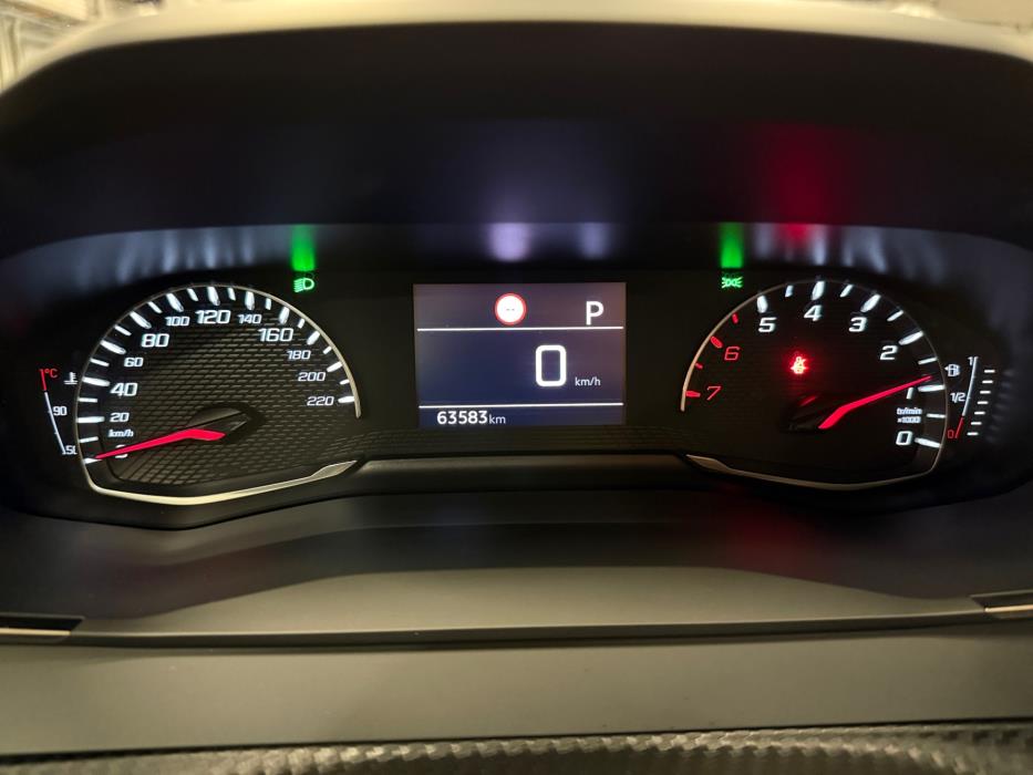 PEUGEOT 208 2022