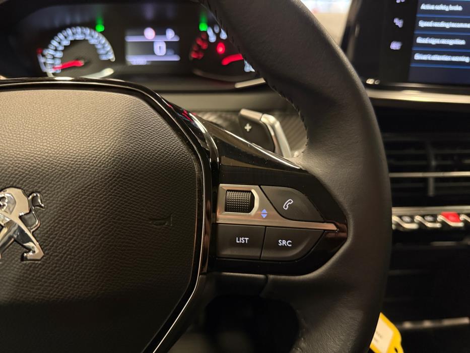 PEUGEOT 208 2022