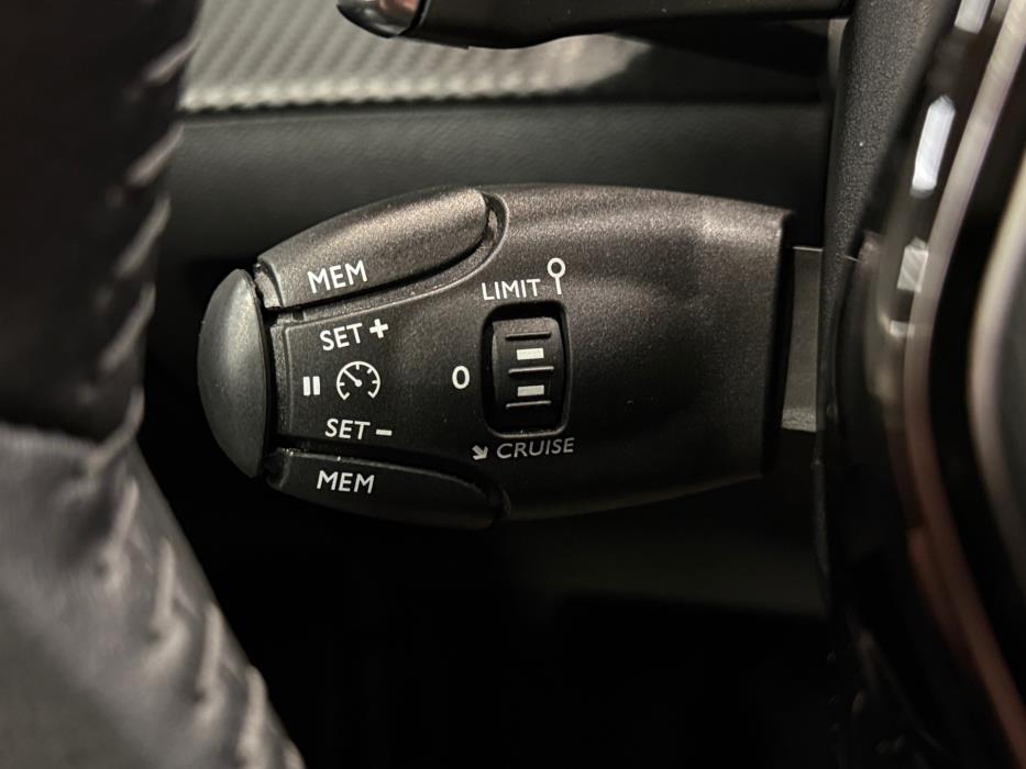 PEUGEOT 208 2022