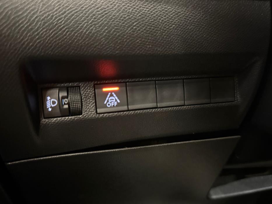 PEUGEOT 208 2022