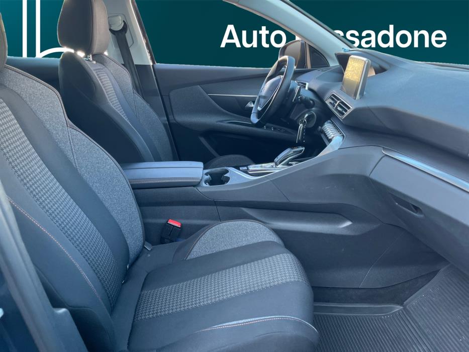 PEUGEOT 3008 2019