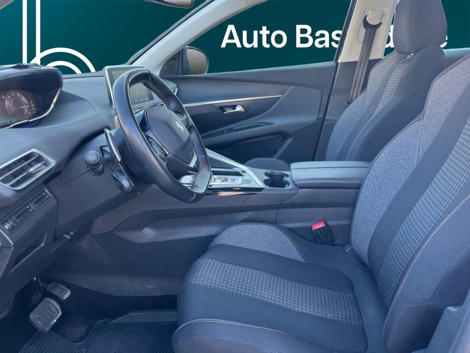 PEUGEOT 3008 2019