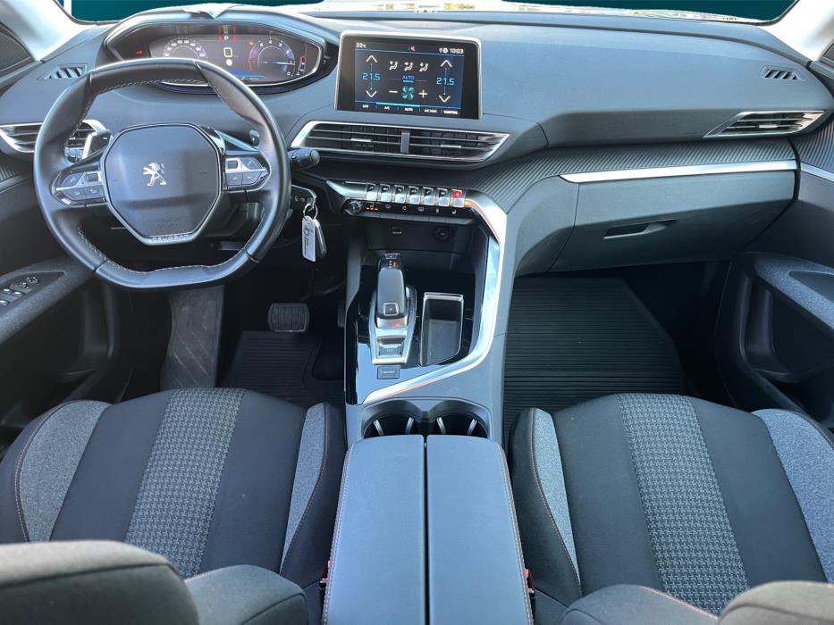 PEUGEOT 3008 2019