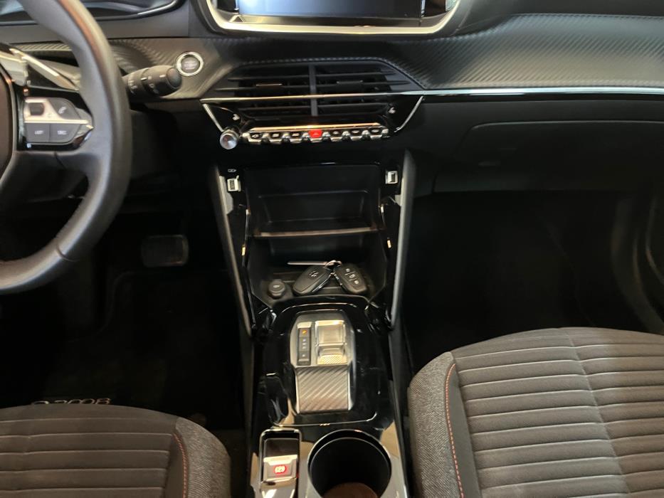 PEUGEOT e-2008 2023