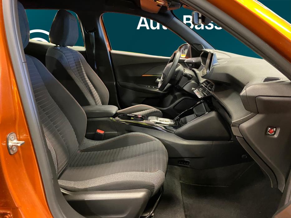 PEUGEOT e-2008 2023
