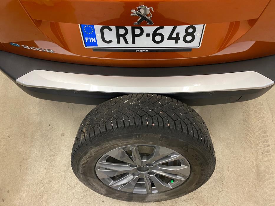 PEUGEOT e-2008 2023