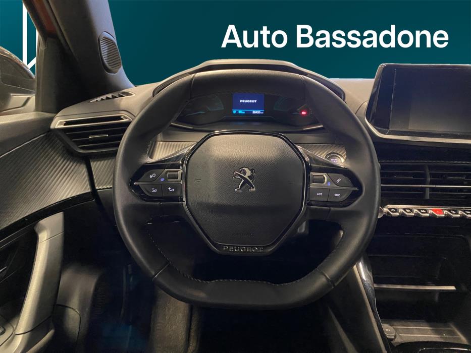 Peugeot e-2008 2023