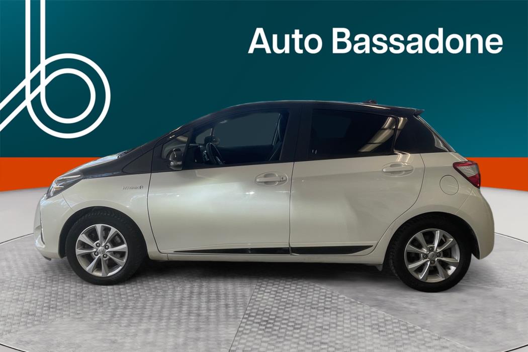 TOYOTA Yaris 2019