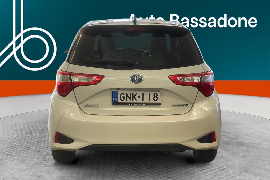 TOYOTA Yaris 2019
