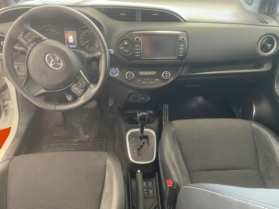 TOYOTA Yaris 2019