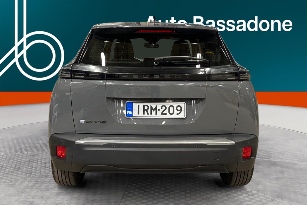PEUGEOT e-2008 2023